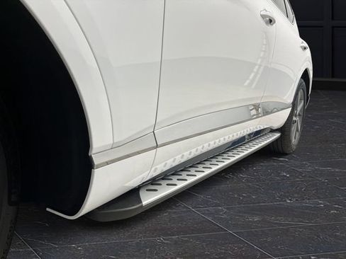 Used 2025 Genesis GV80 2.5T Advanced image 38