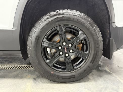 Used 2021 GMC Acadia AT4 image 31