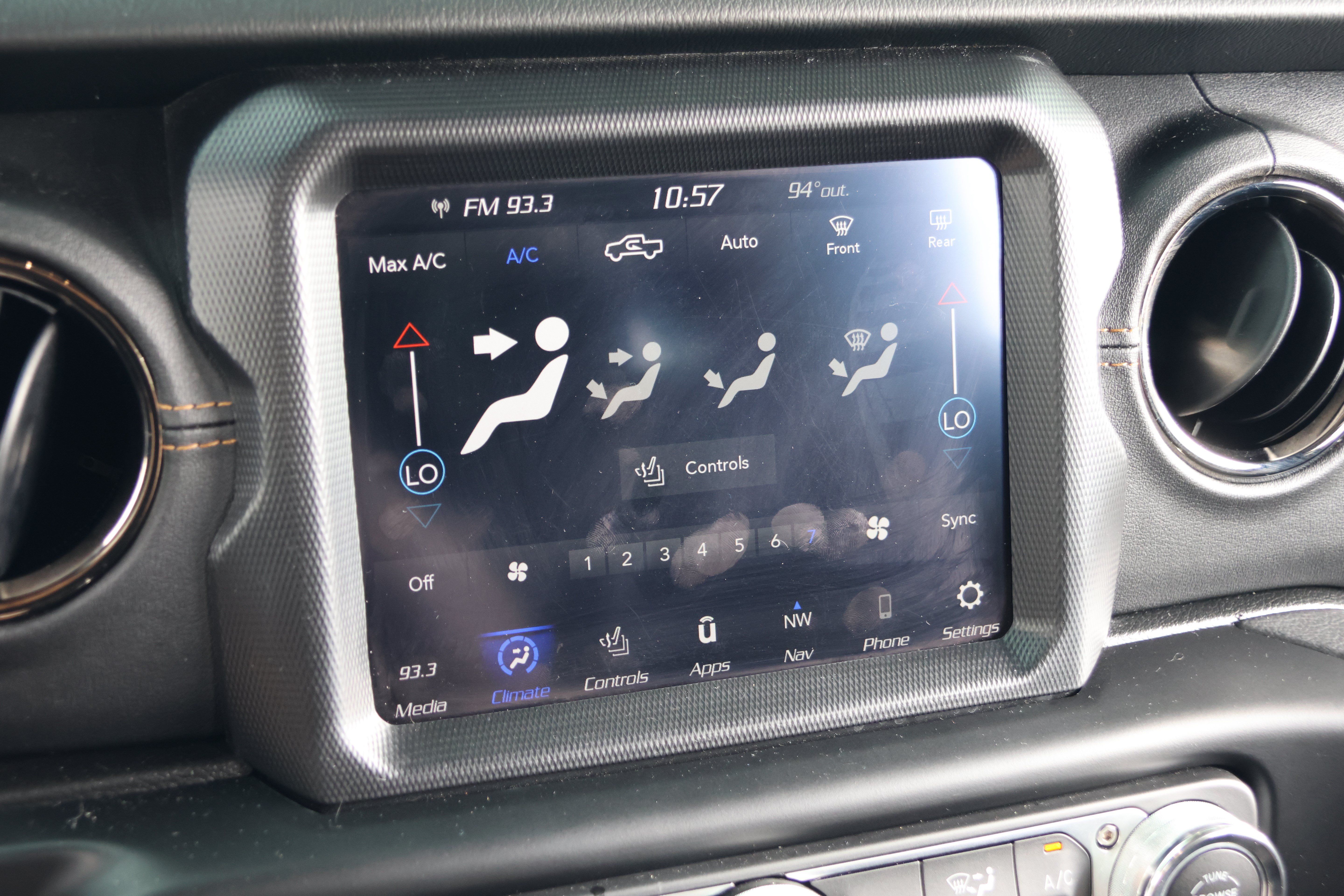 Used 2022 Jeep Gladiator Overland AWD/4WD image 24
