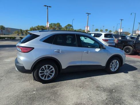 Used 2020 Ford Escape SE image 5