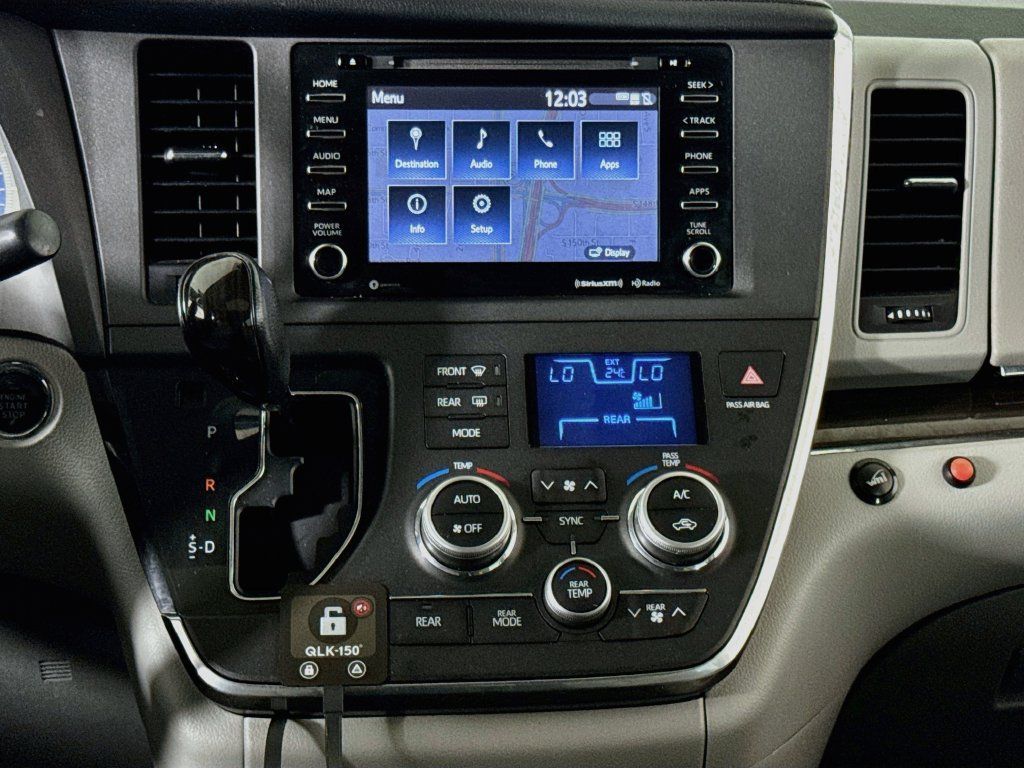 Used 2018 Toyota Sienna Limited FWD image 14