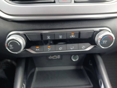 Used 2024 Nissan Altima 2.5 SR FWD image 10