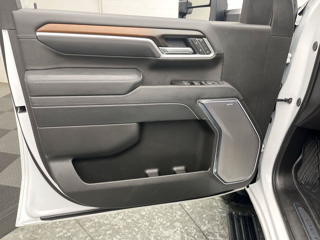 Certified 2025 GMC Sierra 2500 Denali w/ Denali Reserve Package AWD/4WD image 10
