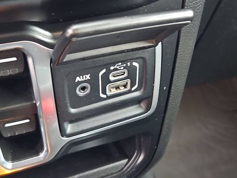 Used 2023 Jeep Wrangler Unlimited w/ Cold Weather Group AWD/4WD image 20