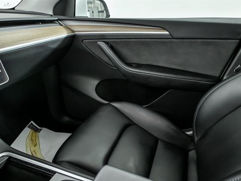 Used 2023 Tesla Model Y Long Range image 37