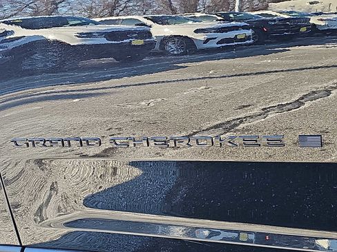 Used 2023 Jeep Grand Cherokee Altitude image 32