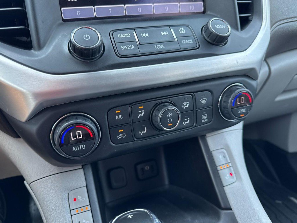 Used 2019 GMC Acadia SLT w/ LPO, Floor Liner Package FWD image 19