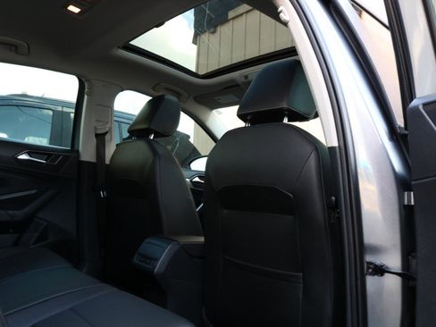 Used 2021 Volkswagen Jetta SE image 37