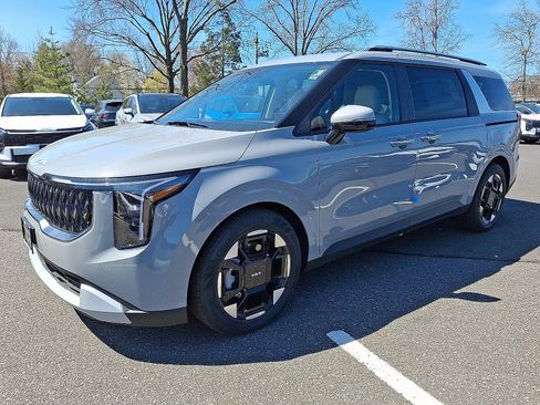 New 2026 Kia Carnival EX FWD image 3
