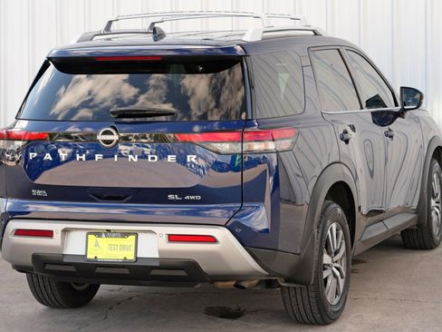 Used 2025 Nissan Pathfinder SL image 49
