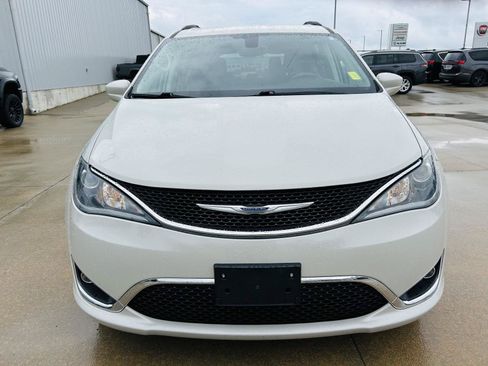 Used 2017 Chrysler Pacifica Touring-L FWD image 33