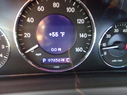 Used 2009 Mercedes-Benz CLK 550 Cabriolet w/ Premium I Pkg image 11