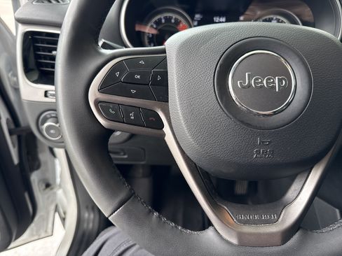 Used 2022 Jeep Cherokee Limited w/ Elite Package AWD/4WD image 18
