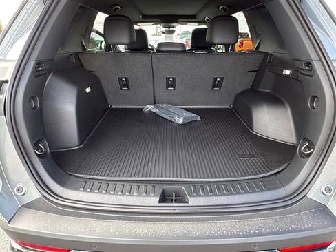New 2026 Chevrolet Equinox RS w/ Convenience Package III FWD image 32