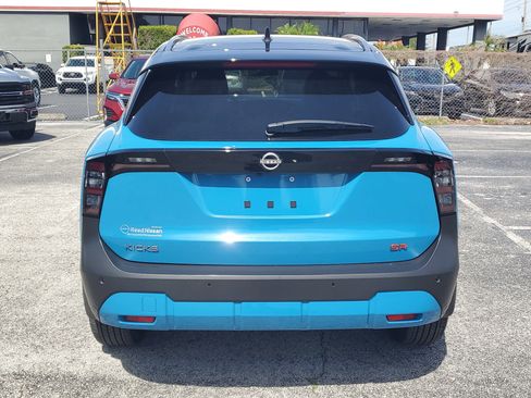 Certified 2025 Nissan Kicks SR FWD image 6