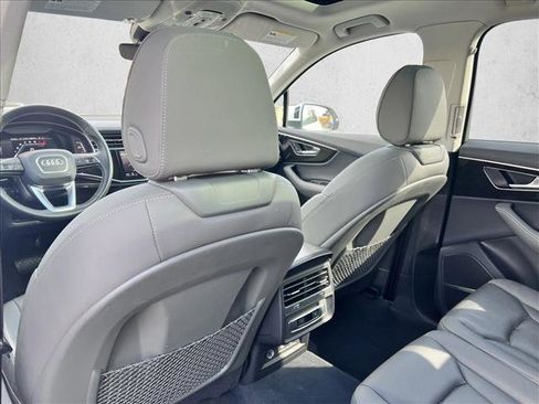 Used 2025 Audi Q7 3.0T Premium Plus image 17