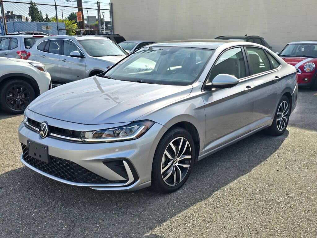 Used 2025 Volkswagen Jetta SE FWD image 3
