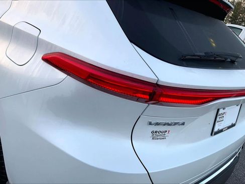 Used 2023 Toyota Venza Limited image 27