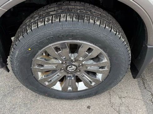 Used 2019 Nissan Titan Platinum Reserve w/ Platinum Utility Package image 7