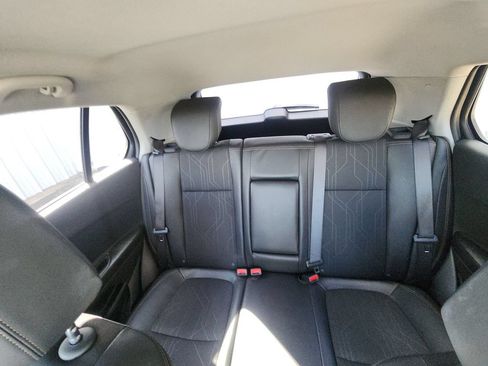 Used 2022 Chevrolet Trax LT w/ LT Convenience Package AWD/4WD image 12