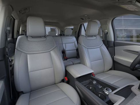 New 2026 Ford Explorer Active w/ Active Comfort Package AWD/4WD image 11