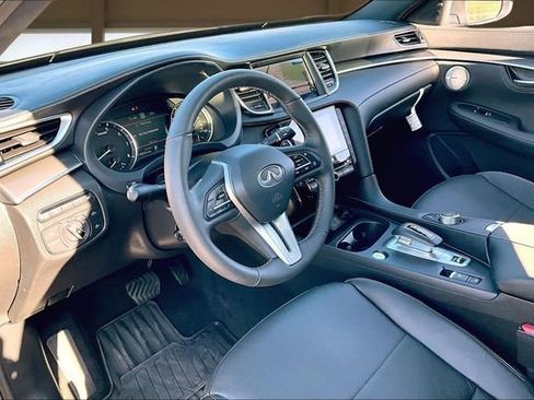 Used 2025 INFINITI QX55 Essential image 14
