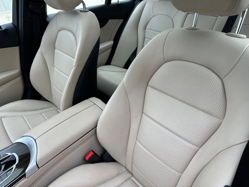 Used 2018 Mercedes-Benz C 300 4MATIC Sedan image 14