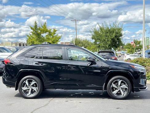 Certified 2024 Toyota RAV4 SE AWD/4WD image 6