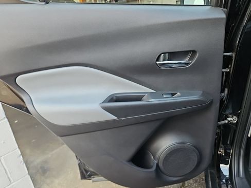 Used 2023 Nissan Kicks SR w/ SR Premium Package FWD image 26