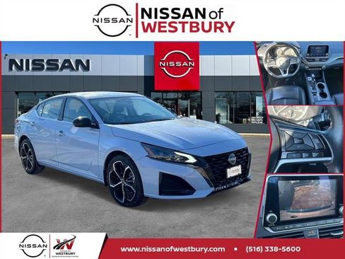 Used 2023 Nissan Altima 2.5 SR image 1