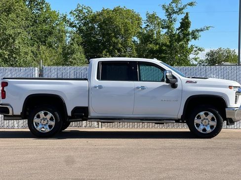 Used 2022 Chevrolet Silverado 3500 LTZ w/ LTZ Convenience Package AWD/4WD image 3