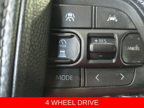 Used 2024 Toyota Tacoma SR5 AWD/4WD image 18