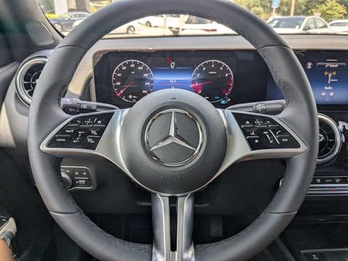 New 2025 Mercedes-Benz GLB 250 image 29