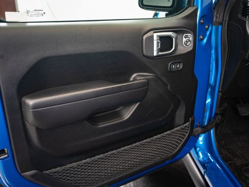 Used 2024 Jeep Wrangler Unlimited image 25