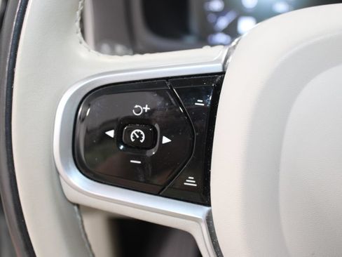 Used 2022 Volvo XC90 T8 Inscription w/ Advanced Package AWD/4WD image 32
