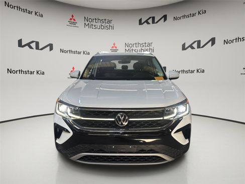 Used 2022 Volkswagen Taos SEL w/ Panoramic Sunroof Package AWD/4WD image 8