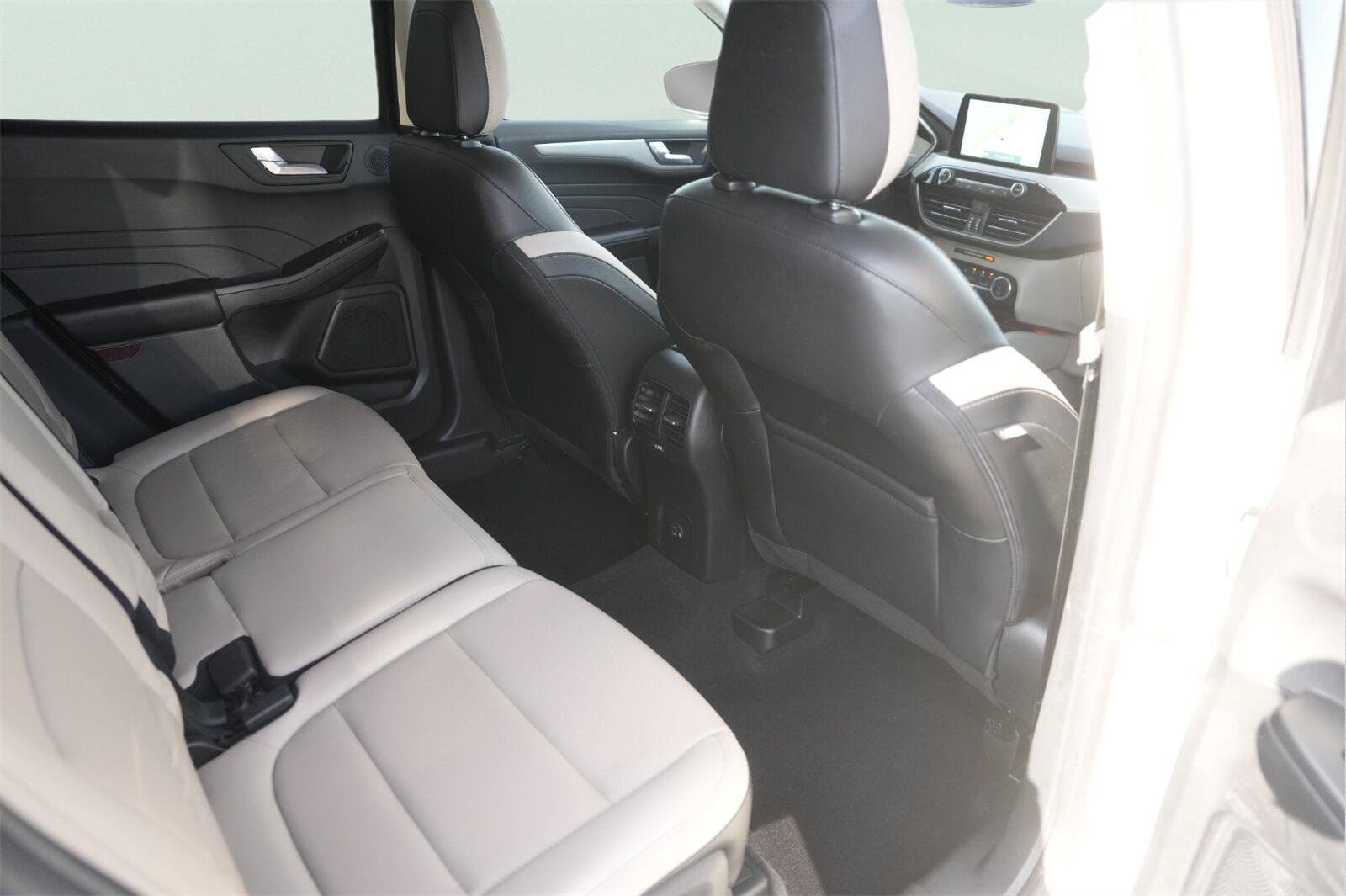 Used 2022 Ford Escape SEL w/ Technology Package FWD image 14