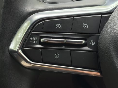 Used 2025 Chevrolet Equinox LT FWD image 19