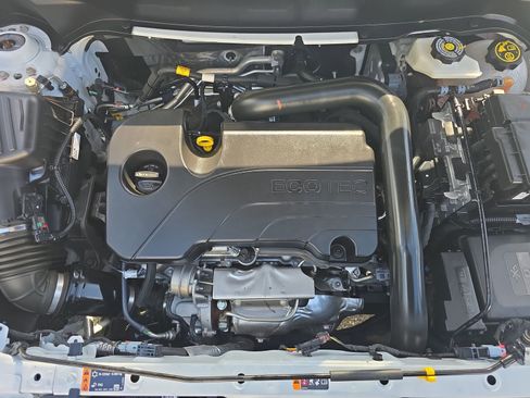 Used 2024 Chevrolet Equinox RS FWD image 31