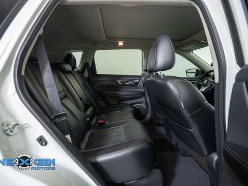 Used 2019 Nissan Rogue SL w/ Premium Package AWD/4WD image 36