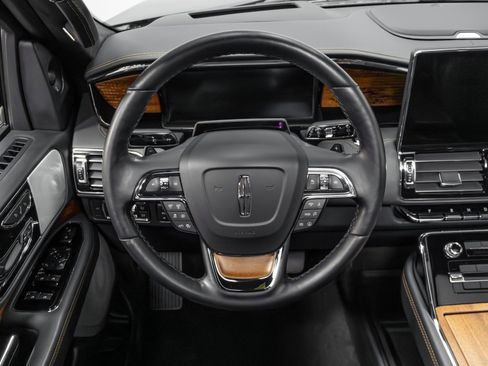 Used 2022 Lincoln Navigator Black Label image 6