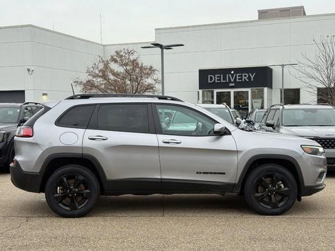 Used 2021 Jeep Cherokee Latitude Plus image 2