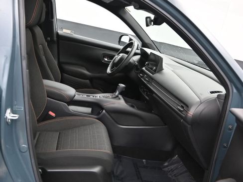 Used 2024 Honda HR-V Sport image 11