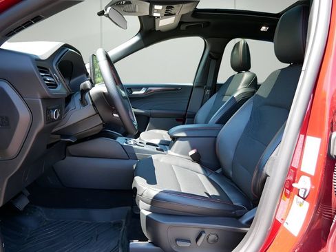 Used 2025 Ford Escape ST-Line w/ Tech Pack #1 AWD/4WD image 10