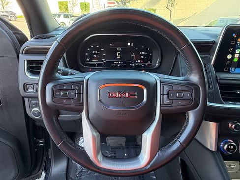 Used 2022 GMC Yukon SLE AWD/4WD image 16