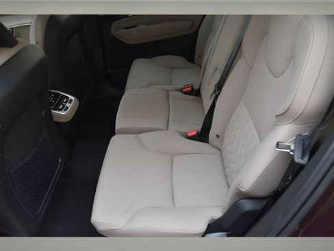 New 2026 Volvo XC90 B5 Plus w/ Protection Package Premier AWD/4WD image 13