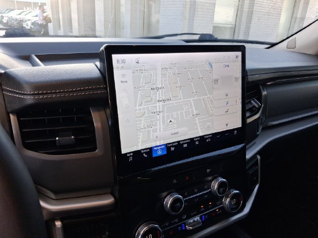 Used 2024 Ford Expedition XLT RWD image 18
