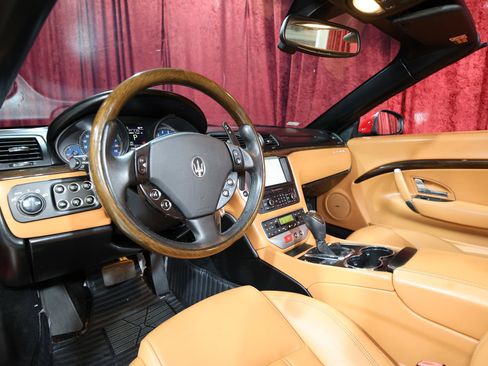 Used 2011 Maserati GranTurismo Convertible RWD image 14