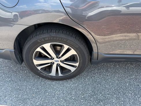 Used 2019 Subaru Outback 2.5i Limited w/ Popular Package #2 AWD/4WD image 5