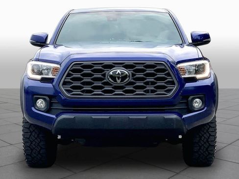Used 2023 Toyota Tacoma TRD Off-Road w/ Technology Package RWD image 4